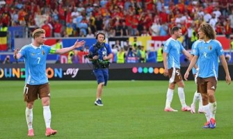 Belgia rykker opp, men blir bulet av fansen