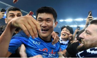 Sør-Koreas to store fotballstjerner, is og ild